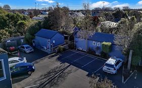 Cranford Cottages And Motel